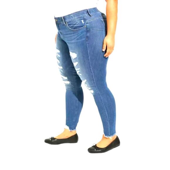 TORRID Bombshell Skinny distructed Plus Size Skinny Jeans SIZE 18 Short Length. - Picture 6 of 16